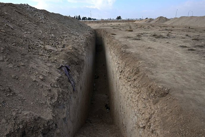 Archivo - Una fosa común hallada en Siria tras la caída del régimen de Bashar al Assad (archivo)
