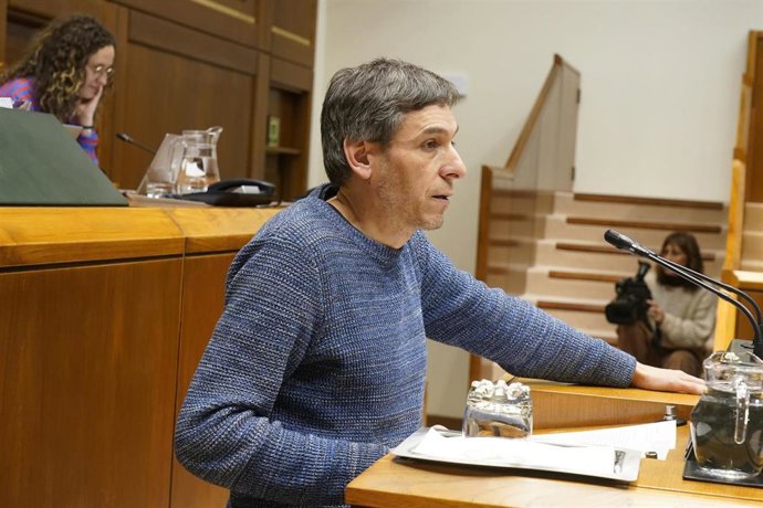 Archivo - El parlamentario de Sumar, Jon Hernández