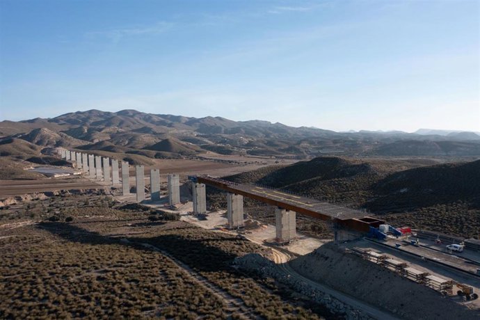 Archivo - Obras de la línea de alta velocidad Murcia-Almería