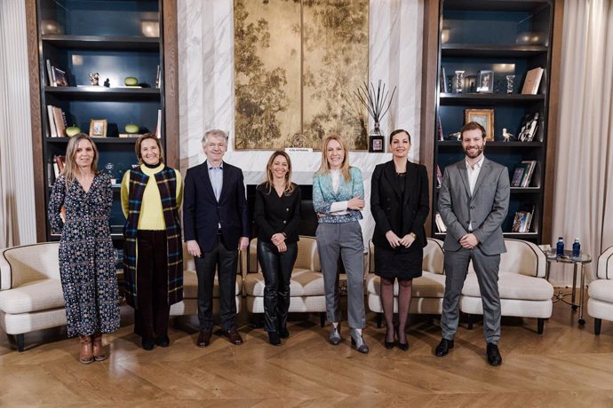 (I-D) La subdirectora de Europa Press, María Pin; la directora de Expansión de IKEA, María José Martorell; el director Académico del Program for Management Development de Esade, Alberto Alonso Poza; la directora de Recursos Humanos de Schindler Iberia, Na