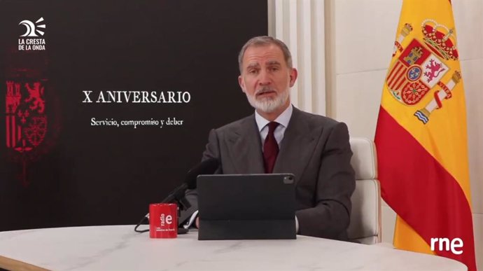 El Rey Felipe VI ha participado este viernes en el programa de Radio Exterior 'La Cresta de la Onda'