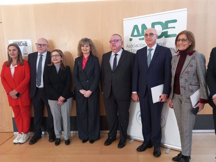 Vázquez insiste en pedir más plazas MIR: "Con más profesionales, sería mucho más fácil contratar".