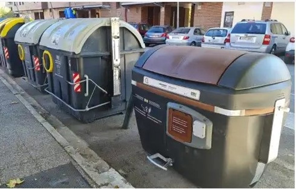Archivo - Contenedor con chip para el reciclaje de materia orgánica en Vitoria-Gasteiz
