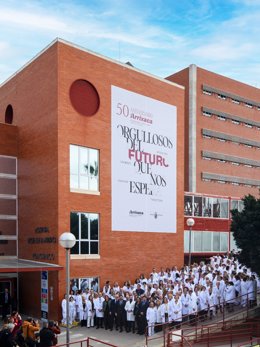Imagen del acto de celebración del 50 aniversario del Hospital Virgen de la Arixaca, con la presencia del presidente del Gobierno murciano, Fernando López Miras