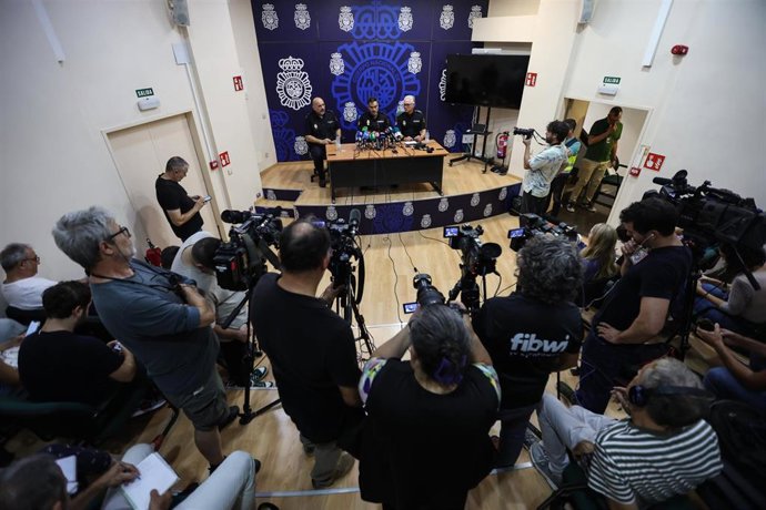 Archivo - Responsables policiales durante una rueda de prensa sobre Agostina Rubini