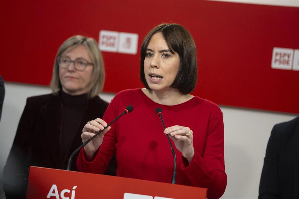 La ministra de Ciencia, Innovación y Universidades y secretaria general del PSPV-PSOE, Diana Morant, durante una rueda de prensa, en la sede del PSPV-PSOE.