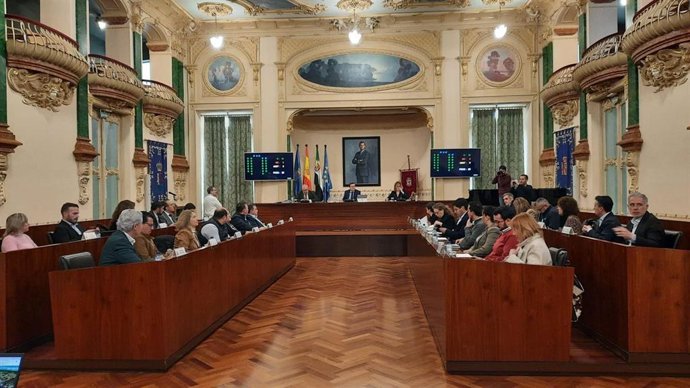 Pleno de la Diputación de Badajoz.