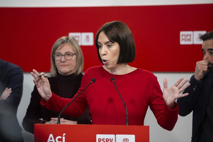 La ministra de Ciència, Innovació i Universitats i secretària general del PSPV-PSOE, Diana Morant, durant una roda de premsa, en la seu del PSPV-PSOE, a 28 de febrer del 2025, a València, Comunitat Valenciana (Espanya). 