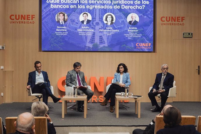 CUNEF Universidad analiza el derecho bancario y las competencias más demandadas en los egresados de Derecho