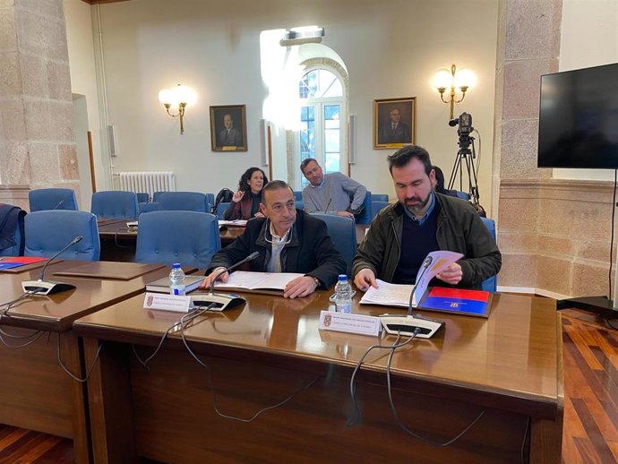Los diputados del PP Antonio Ameijide y Demetrio Salgueiro en la reunión de Consello Provincial de Turismo de Lugo.
