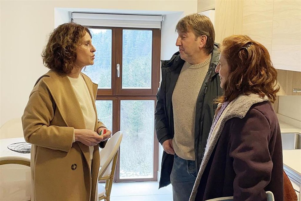 Diputación de Gipuzkoa y Ezkio-Itsaso adaptan un piso del edificio Argindegi que servirá de hogar de acogida