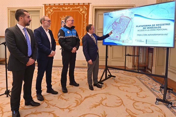 Comienza a funcionar una plataforma de registro de vehículos en la zona peatonal de Salamanca.