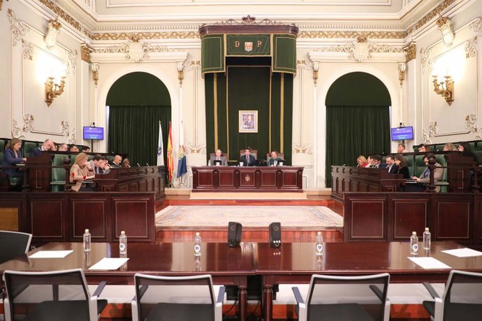 Celebración del pleno de la Diputación de Pontevedra este viernes