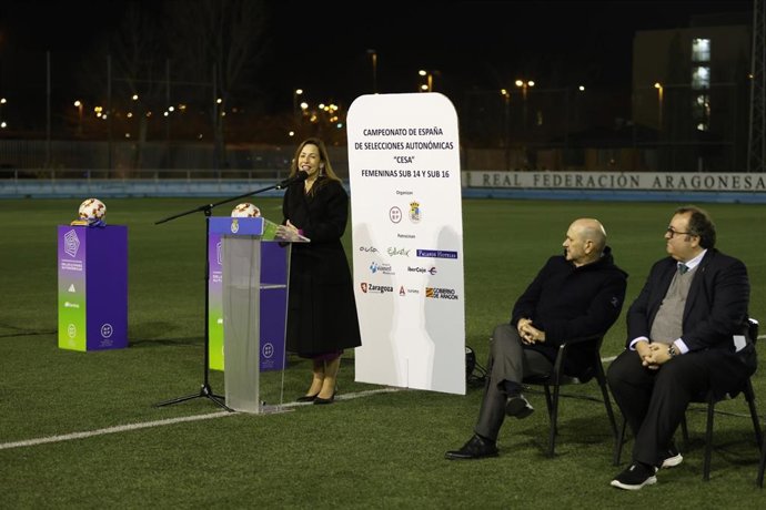 La alcaldesa de Zaragoza, Natalia Chueca, asiste a la inauguración del Campeonato Selecciones Fútbol Femenino Sub16-Sub14