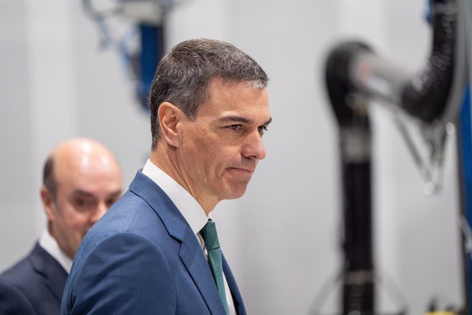 El presidente del Gobierno, Pedro Sánchez, durante la inauguración del centro de fabricación aeroespacial avanzada (ADMIRE) de ITP Aero, en el Parque Tecnológico nº300, a 27 de febrero de 2025, en Zamudio, Vizcaya, País Vasco (España). La empresa ITP Aero