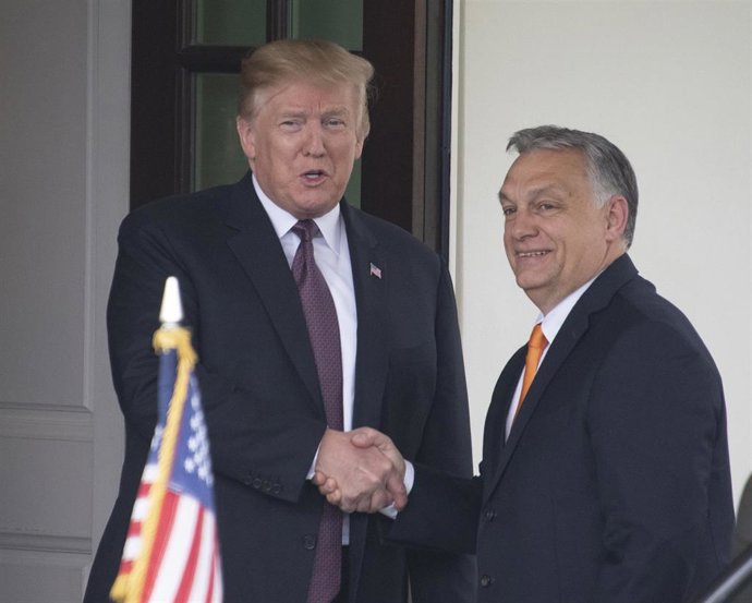 Archivo - Donald Trump y el primer ministro húngaro, Viktor Orbán.