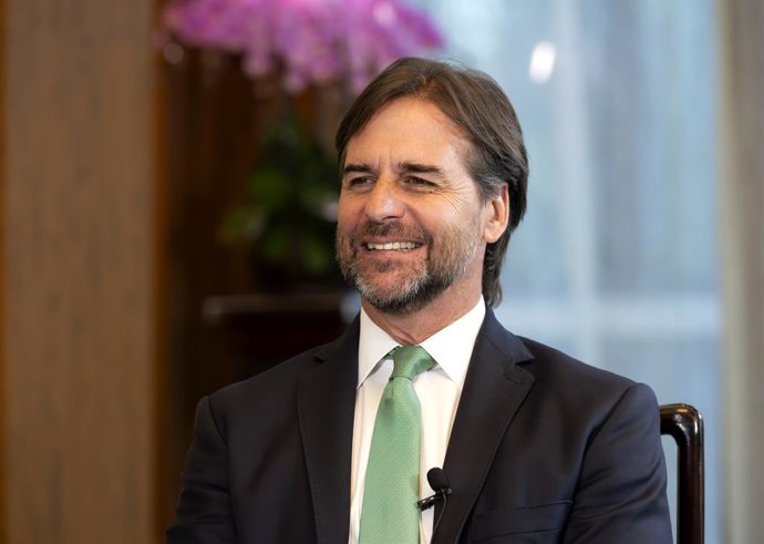 Archivo - BEIJING, 25 de novembro de 2023 -- O presidente do Uruguai, Luis Alberto Lacalle Pou, concede uma entrevista exclusiva à Xinhua em Pequim, capital da China, em 23 de novembro de 2023. Essa é uma visita que "eu estava esperando há muito tempo", d