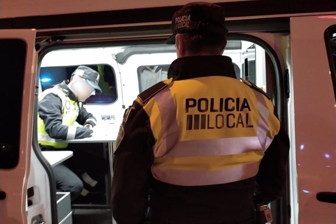 Agentes de la Policía Local  de Palma instruyen un atestado