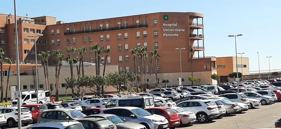 Archivo - Aparcamiento del Hospital Universitario Poniente de El Ejido (Almería).