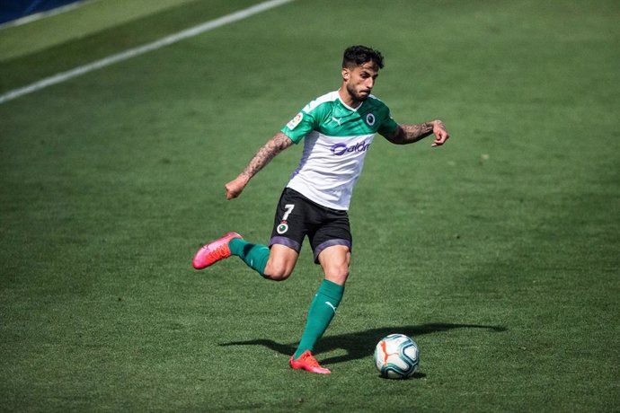 Archivo - Nico Hidalgo of Racing during the spanish league, LaLiga, football match played between Club Futbol Fuenlabrada and Racing de Santander at Fernando Torres Stadium on July 7, 2020 in Madrid, Spain.