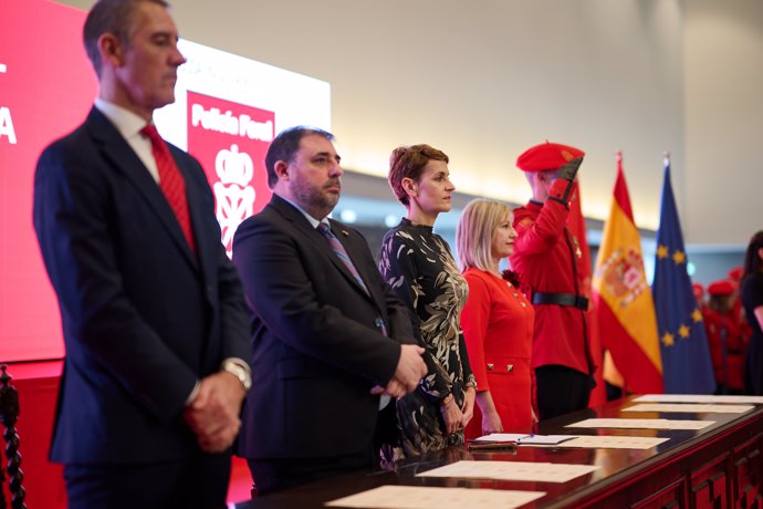 María Chivite durante el acto institucional por el Día de la Policía Foral.