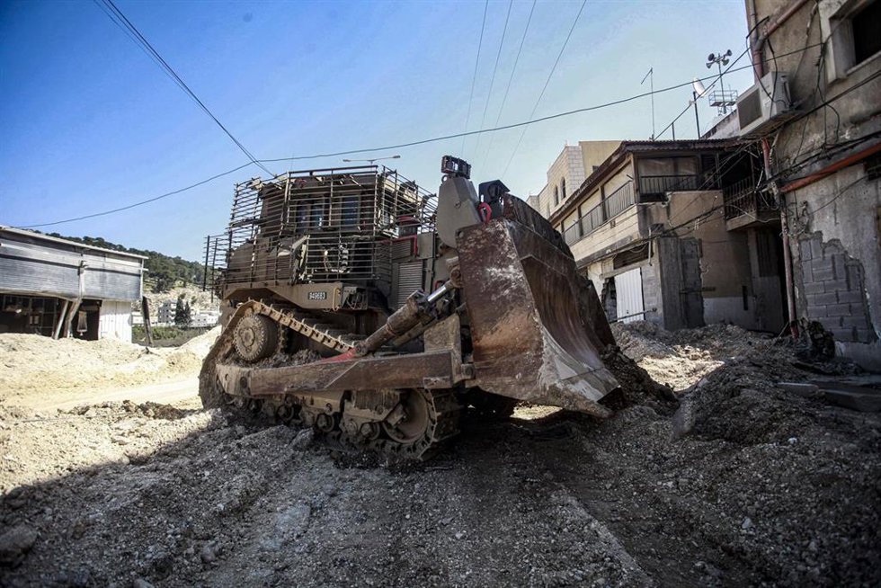 Excavadoras israelíes en el campo de refugiados palestino de Nur Shams 