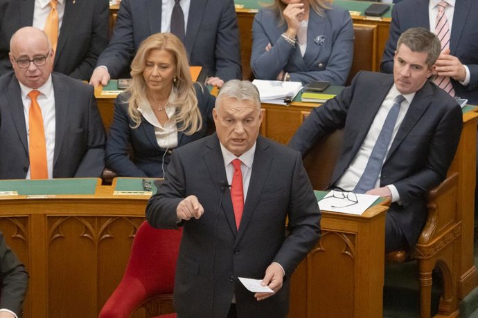 BUDAPESTE, 24 de fevereiro de 2025 -- O primeiro-ministro húngaro Viktor Orban discursa no Parlamento húngaro em Budapeste, Hungria, em 24 de fevereiro de 2025. Orban delineou uma série de medidas destinadas a fortalecer o cenário econômico e político do 