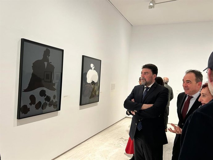 La mayor muestra en España de Kara Walker abre sus puertas en Alicante con 44 obras de violencia o sexualidad