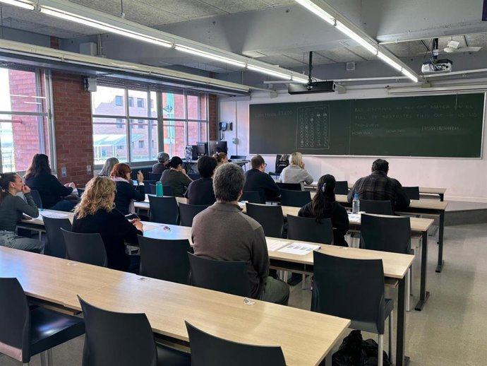 Empiezan los exámenes para las 1.808 plazas de funcionario de la Generalitat, con 12.300 aspirantes