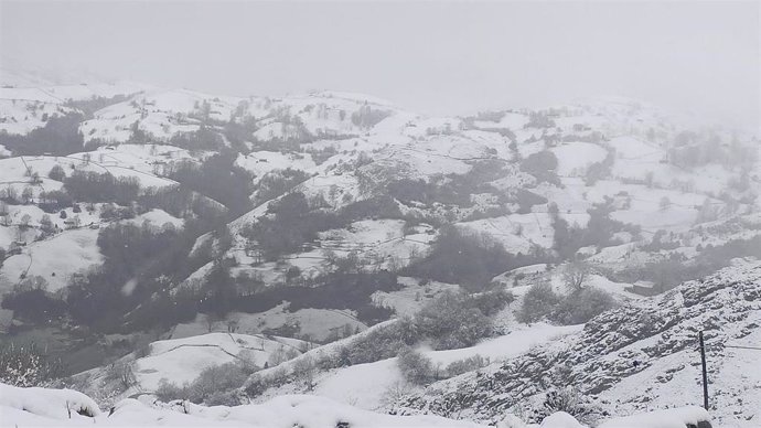 Archivo - Avisos por nieve.-ARCHIVO