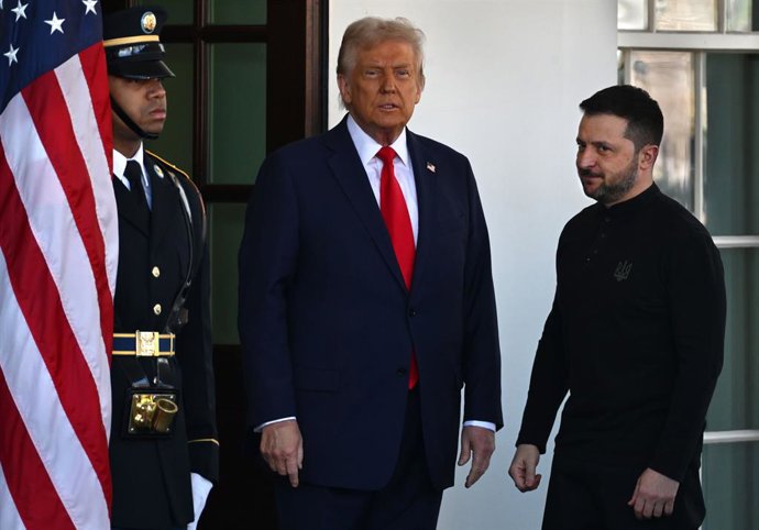 28 de fevereiro de 2025, Washington, Dc, EUA: O presidente dos EUA, Donald Trump, e o presidente ucraniano, Volodymyr Zelensky, reuniram-se na Casa Branca para assinar um acordo de direitos minerais na Casa Branca, em Washington DC, em 28 de fevereiro de 