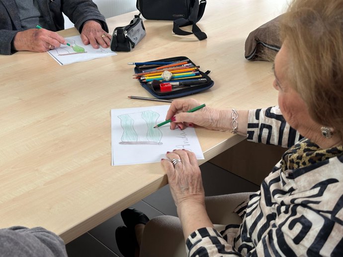 Actividad de estimulación cognitiva en AFA de la Vega, La Rinconada (Sevilla)