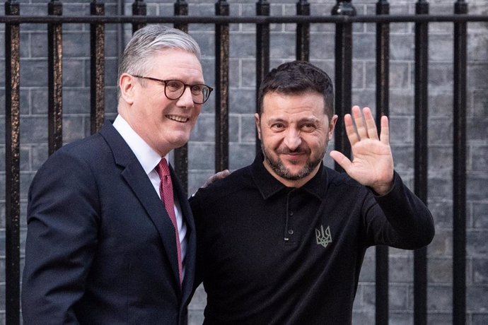 March 1, 2025, London, England, United Kingdom: Ukrainian President VOLODYMYR ZELENSKY arrives at 10 Downing Street in London for a meeting with UK Prime Minister Keir Starmer. The leaders will discuss continued support for Ukraine, future security guaran