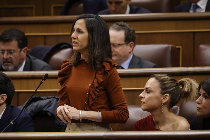 La portavoz de Podemos en el Congreso, Ione Belarra, interviene una sesión de control al Gobierno en el Congreso de los Diputados, a 26 de febrero de 2025, en Madrid (España). El Gobierno hace frente a una nueva sesión de control en el Congreso con numero