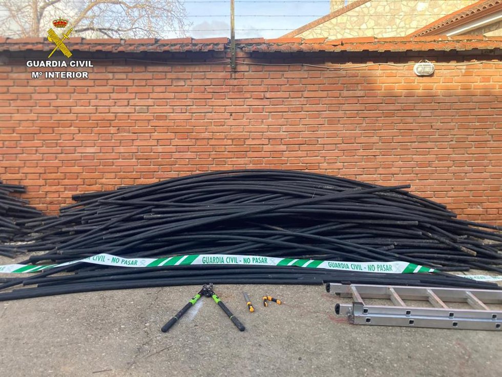 Cobre incautado por la Guardia Civil tras detener a una persona que circulaba por la A-2.