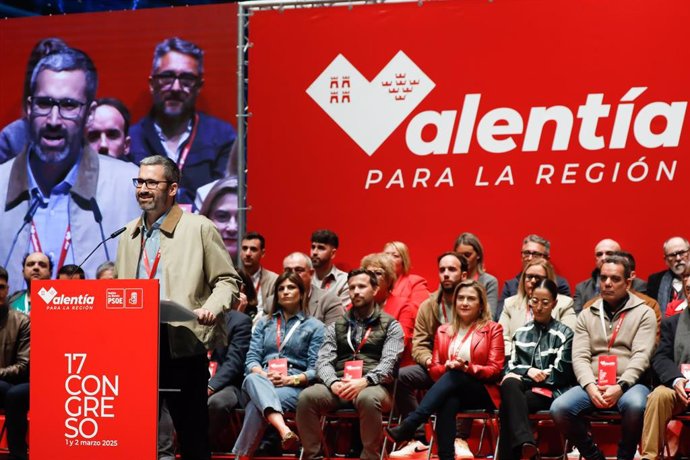 En Cartagena, El Secretario General Del PSOE Y Presidente Del Gobierno, Pedro Sánchez, Arropa Al Nuevo Secretario General De La Región, Francisco Lucas, Clausurando El 17º Congreso Regional Del PSRM-PSOE.