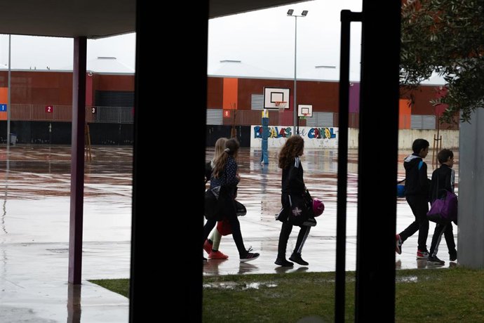 Archivo - El programa comenzará de forma piloto en Zaragoza para alumnos de ESO.