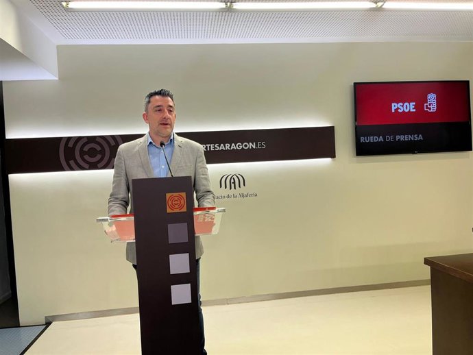 Archivo - El portavoz de Sanidad del PSOE en las Cortes de Aragón, Iván Carpi.