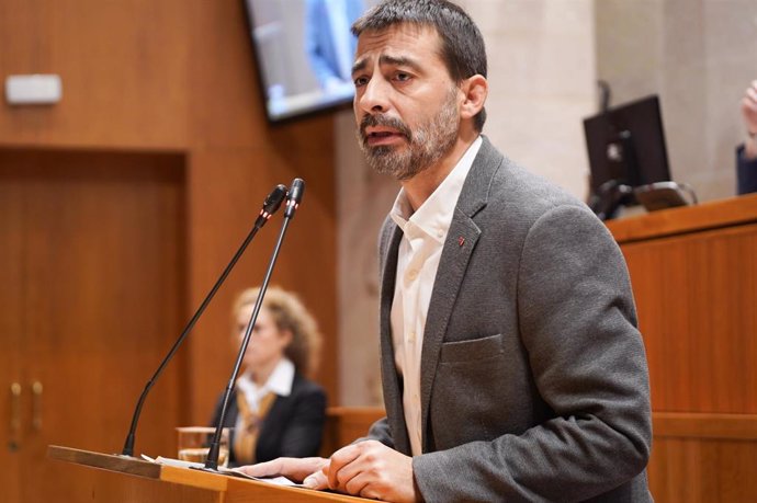 Archivo - El diputado de IU, Álvaro Sanz.