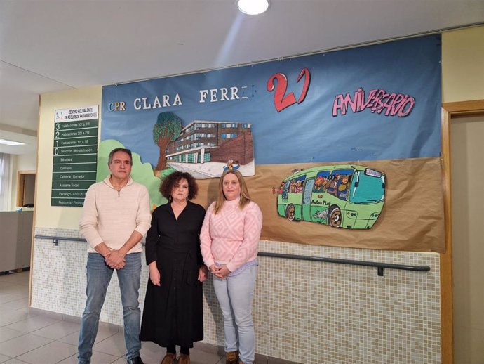 Visita de la consejera de Derechos Sociales y Bienestar, Marta del Arco, y la gerente del ERA, Nerea Monroy, a la residencia Clara Ferrer de Gijón.
