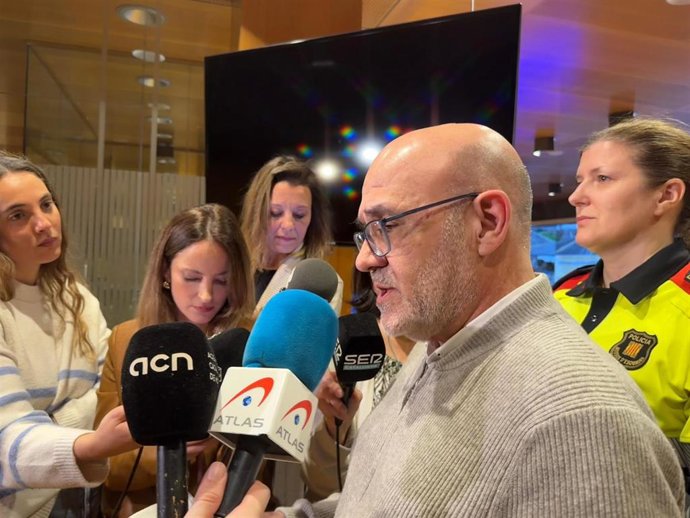 Ramon Lamiel (Trànsit) en una atención a los medios este domingo.