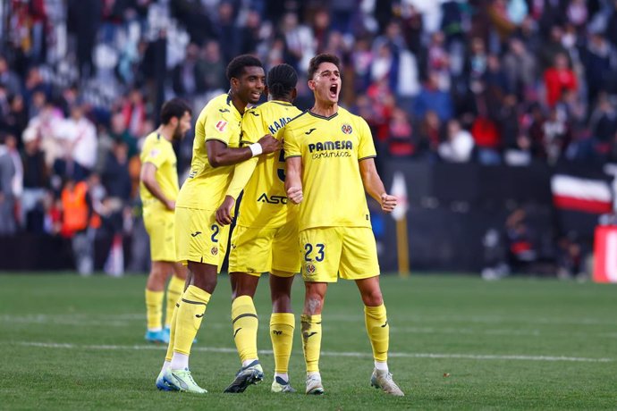 Sergi Cardona of Villarreal CF celebrates the victory during the Spanish League, LaLiga EA Sports, football match played between Rayo Vallecano and Villarreal CF at Estadio de Vallecas on February 22, 2025, in Madrid, Spain.
