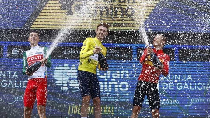 Derek Gee conquista O Gran Camiño tras la última etapa para Magnus Cort