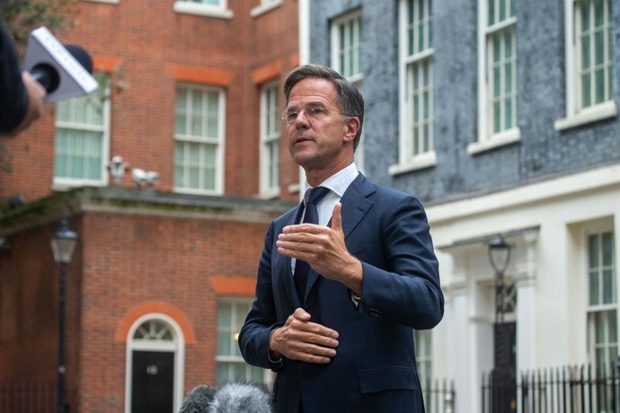 Archivo - Arquivo - 10 de outubro de 2024, Londres, Inglaterra, Reino Unido: O secretário-geral da OTAN, MARK RUTTE, fala à imprensa em Downing Street após reunião com o primeiro-ministro do Reino Unido, Keir Starmer.