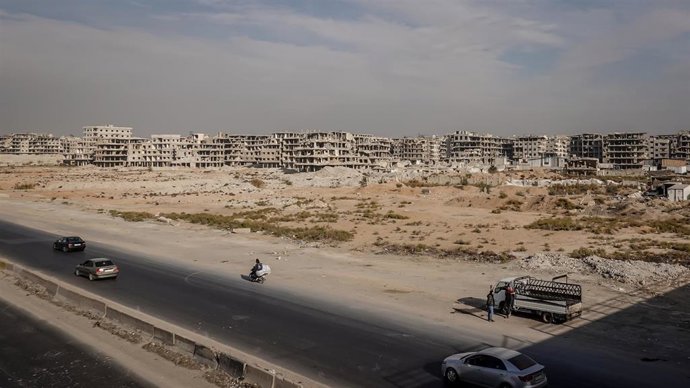 Archivo - Imagen de archivo de una carretera en la gobernación siria de Hama