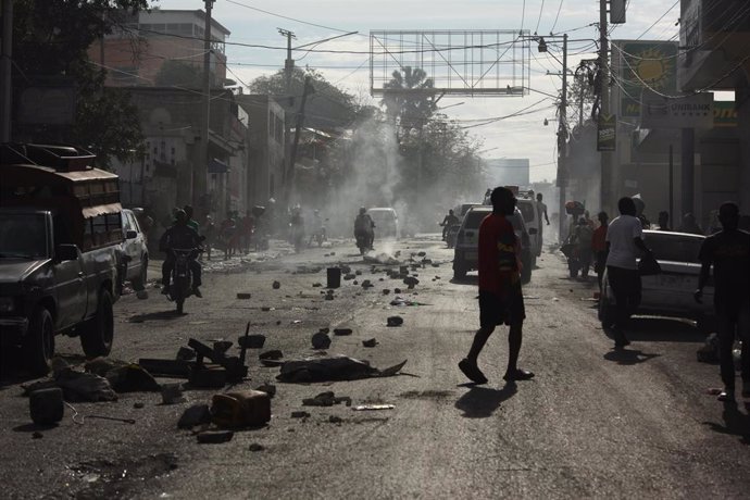 Imagen de archivo de un ataque de pandillas en la capital de Haití, Puerto Príncipe