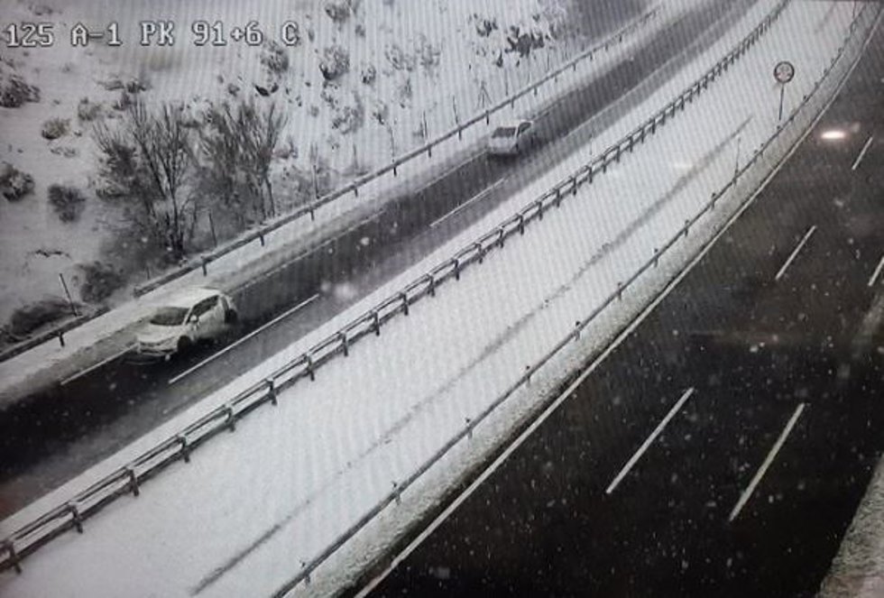 Archivo - Imagen de una cámara de la DGT en la autovía A-1 en la provincia de Segovia.
