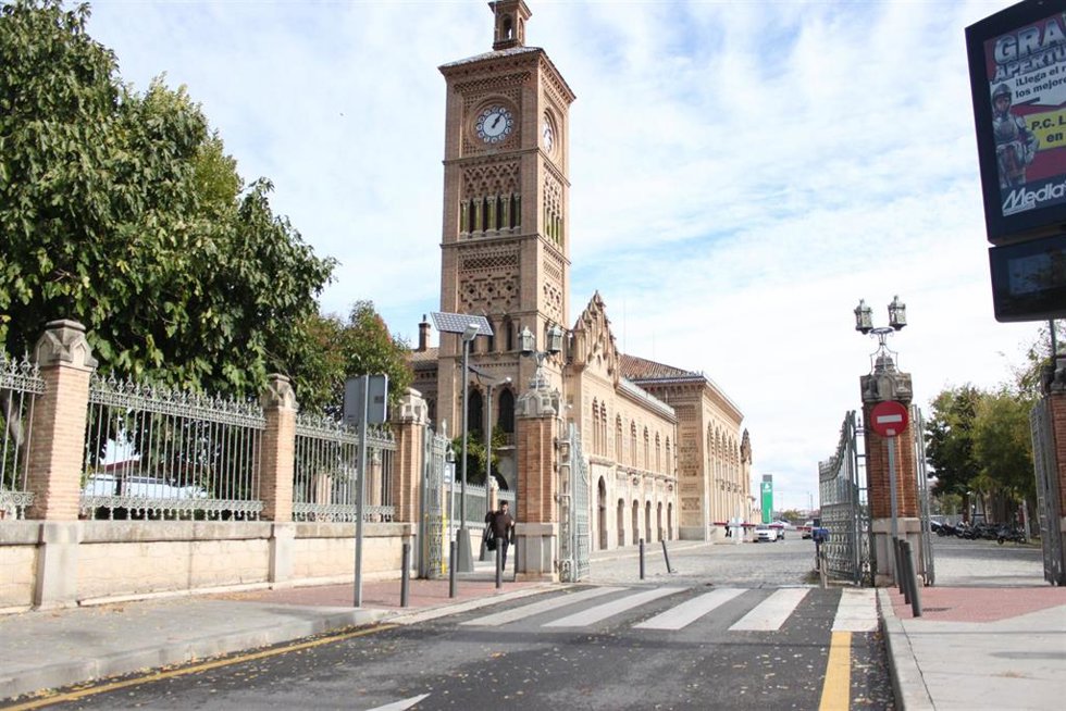 Archivo - Estación de tren de Santa Bárbara en Toledo.