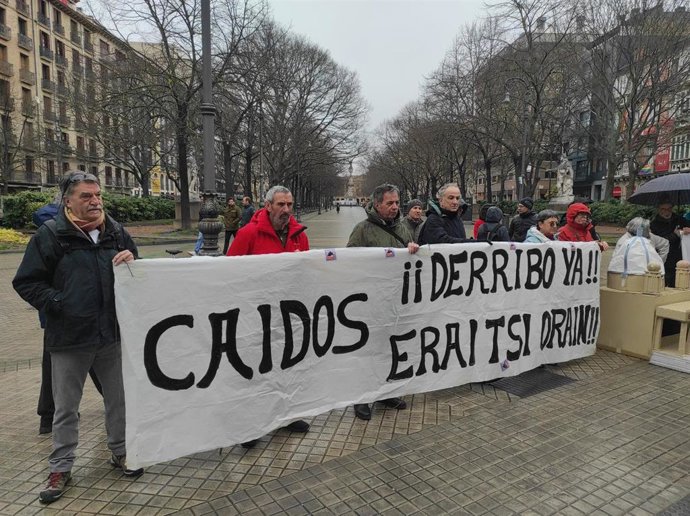 Asociaciónes memorialistas presentan en el Parlamento de Navarra enmiendas para pedir el derribo de los Caídos