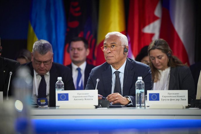HANDOUT - 24 de fevereiro de 2025, Ucrânia, Kiev: O presidente do Conselho Europeu, Antonio Costa, participa da cúpula "Apoie a Ucrânia", marcando o terceiro aniversário da invasão russa na Ucrânia. Foto: -/Presidência da Ucrânia/dpa - ATENÇÃO: somente pa